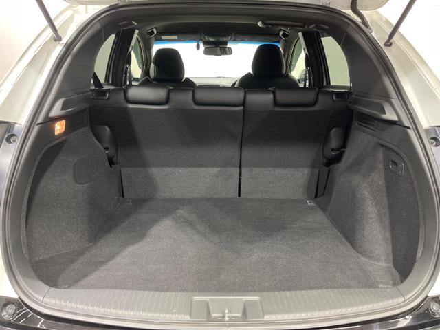 ヴェゼル ハイブリッドＲＳ・ホンダセンシング　ＳＤナビ　バックカメラ　衝突被害軽減システム　レーダークルーズ　禁煙車　ハーフレザーシート　スマートキー　ＬＥＤヘッド　ビルトインＥＴＣ　純正１８インチアルミ　オートライト　デュアルエアコン（11枚目）