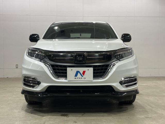 ヴェゼル ハイブリッドＲＳ・ホンダセンシング　ＳＤナビ　バックカメラ　衝突被害軽減システム　レーダークルーズ　禁煙車　ハーフレザーシート　スマートキー　ＬＥＤヘッド　ビルトインＥＴＣ　純正１８インチアルミ　オートライト　デュアルエアコン（15枚目）