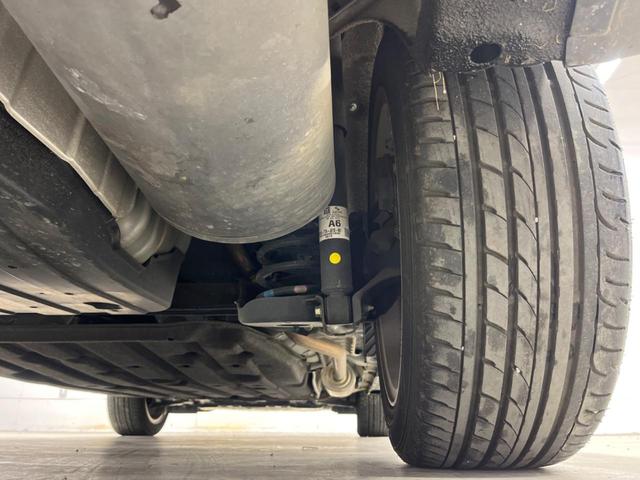 ヴェゼル ハイブリッドＲＳ・ホンダセンシング　ＳＤナビ　バックカメラ　衝突被害軽減システム　レーダークルーズ　禁煙車　ハーフレザーシート　スマートキー　ＬＥＤヘッド　ビルトインＥＴＣ　純正１８インチアルミ　オートライト　デュアルエアコン（21枚目）