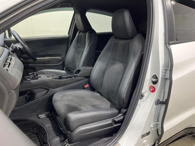 ヴェゼル ハイブリッドＲＳ・ホンダセンシング　ＳＤナビ　バックカメラ　衝突被害軽減システム　レーダークルーズ　禁煙車　ハーフレザーシート　スマートキー　ＬＥＤヘッド　ビルトインＥＴＣ　純正１８インチアルミ　オートライト　デュアルエアコン（49枚目）