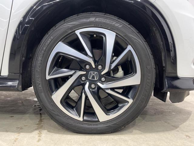 ヴェゼル ハイブリッドＲＳ・ホンダセンシング　ＳＤナビ　バックカメラ　衝突被害軽減システム　レーダークルーズ　禁煙車　ハーフレザーシート　スマートキー　ＬＥＤヘッド　ビルトインＥＴＣ　純正１８インチアルミ　オートライト　デュアルエアコン（60枚目）