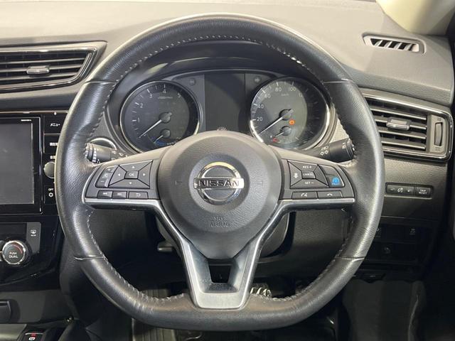 エクストレイル ２０Ｘｉ　ハイブリッド　４ＷＤ　ＳＤナビ　全周囲カメラ　禁煙車　電動リアゲート　ハーフレザーシート　スマートキー　ＬＥＤヘッド　ビルトインＥＴＣ　クルコン　純正１７インチアルミ　オートライト　オートエアコン（12枚目）