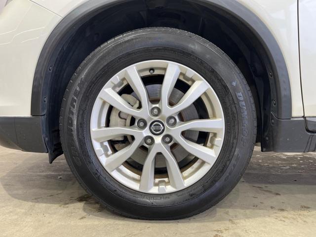 エクストレイル ２０Ｘｉ　ハイブリッド　４ＷＤ　ＳＤナビ　全周囲カメラ　禁煙車　電動リアゲート　ハーフレザーシート　スマートキー　ＬＥＤヘッド　ビルトインＥＴＣ　クルコン　純正１７インチアルミ　オートライト　オートエアコン（56枚目）