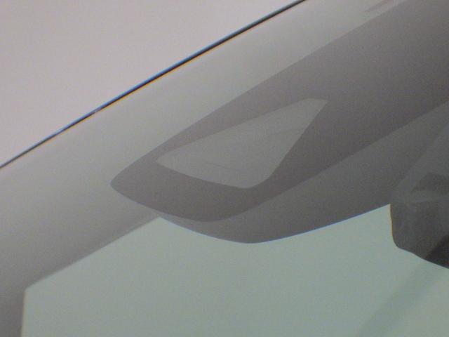 フリード e:HEVクロスター 禁煙車 ホンダコネクト LEDヘッドライト 両側電動スライドドア 純正ナビリアカメラ アルミホイール スマートキー 両席エアバック サイドカーテンエアバック ホンダセンシング ドライブレコーダー(3枚目)