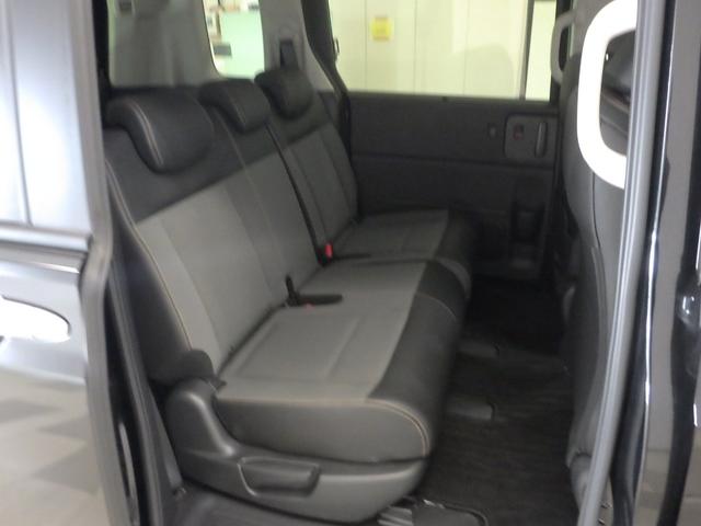 フリード e:HEVクロスター 禁煙車 ホンダコネクト LEDヘッドライト 両側電動スライドドア 純正ナビリアカメラ アルミホイール スマートキー 両席エアバック サイドカーテンエアバック ホンダセンシング ドライブレコーダー(17枚目)