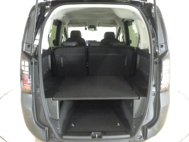 フリード e:HEVクロスター 禁煙車 ホンダコネクト LEDヘッドライト 両側電動スライドドア 純正ナビリアカメラ アルミホイール スマートキー 両席エアバック サイドカーテンエアバック ホンダセンシング ドライブレコーダー(18枚目)