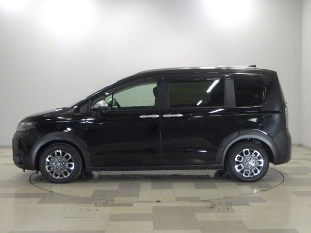 フリード e:HEVクロスター 禁煙車 ホンダコネクト LEDヘッドライト 両側電動スライドドア 純正ナビリアカメラ アルミホイール スマートキー 両席エアバック サイドカーテンエアバック ホンダセンシング ドライブレコーダー(22枚目)