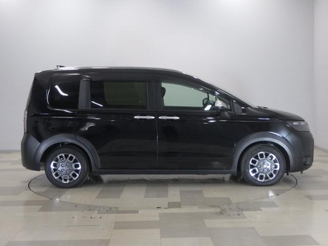 フリード e:HEVクロスター 禁煙車 ホンダコネクト LEDヘッドライト 両側電動スライドドア 純正ナビリアカメラ アルミホイール スマートキー 両席エアバック サイドカーテンエアバック ホンダセンシング ドライブレコーダー(23枚目)