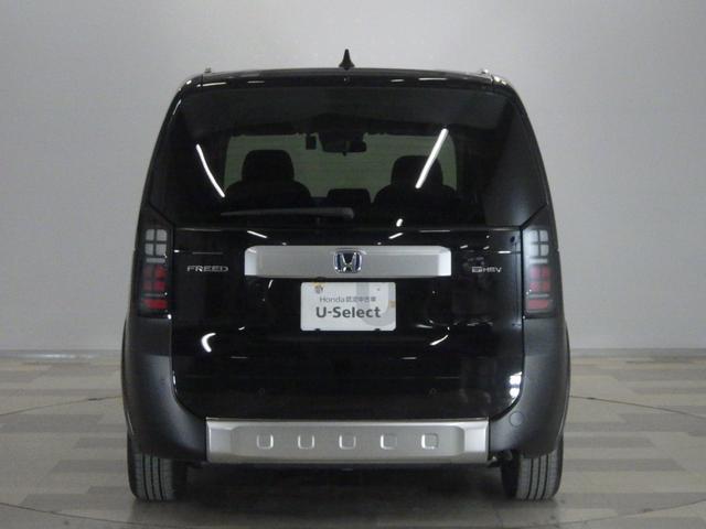 フリード e:HEVクロスター 禁煙車 ホンダコネクト LEDヘッドライト 両側電動スライドドア 純正ナビリアカメラ アルミホイール スマートキー 両席エアバック サイドカーテンエアバック ホンダセンシング ドライブレコーダー(25枚目)