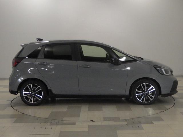 フィット e:HEVRS 禁煙車 元デモカー 純正ナビリアカメラ ドライブレコーダー 両席エアバック サイドカーテンエアバック LEDヘッドライト MTモード アルミホイール スマートキー ETC ホンダセンシング&コネクト(25枚目)