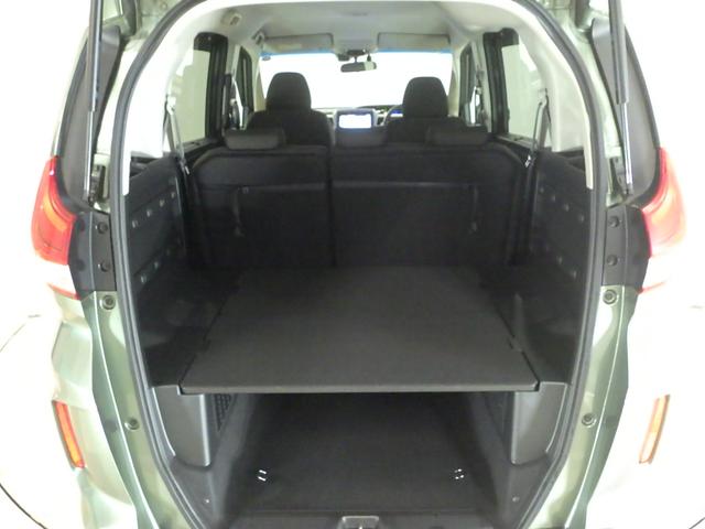 荷室容量はお任せください。仕切り板があって、上下２段に荷物を収納することができます♪