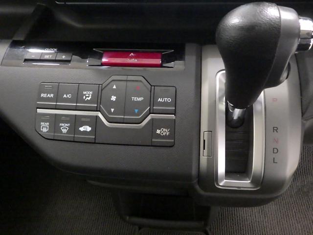 ステップワゴン Ｇ　禁煙車　ワンオーナー　オートエアコン　３列シート　純正ナビリアカメラ　リモコンキー　ハロゲンヘッドライト　両側スライドドア　パワステ　パワーウインドウ　アルミホイール　両席エアバック　ＥＴＣ　ＰＷ（7枚目）