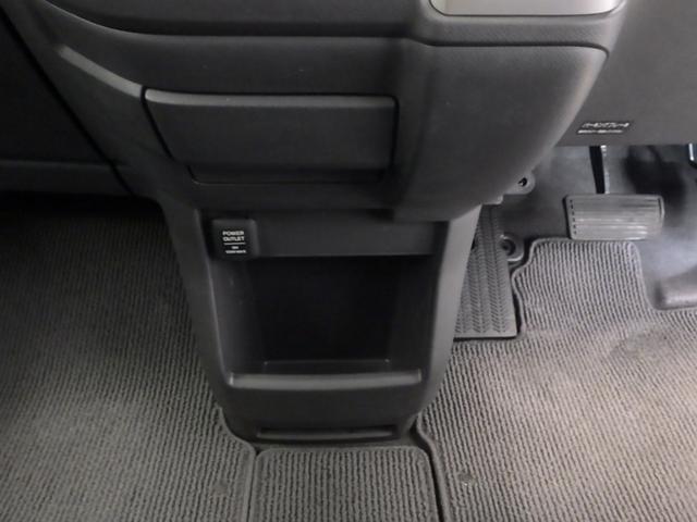 ステップワゴン Ｇ　禁煙車　ワンオーナー　オートエアコン　３列シート　純正ナビリアカメラ　リモコンキー　ハロゲンヘッドライト　両側スライドドア　パワステ　パワーウインドウ　アルミホイール　両席エアバック　ＥＴＣ　ＰＷ（10枚目）