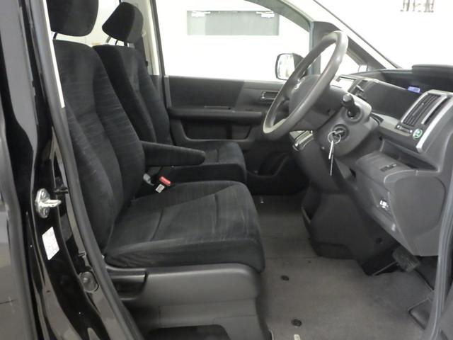 ステップワゴン Ｇ　禁煙車　ワンオーナー　オートエアコン　３列シート　純正ナビリアカメラ　リモコンキー　ハロゲンヘッドライト　両側スライドドア　パワステ　パワーウインドウ　アルミホイール　両席エアバック　ＥＴＣ　ＰＷ（11枚目）