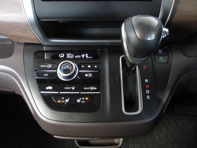 フリード Ｇ・ホンダセンシング　禁煙車　キャプテンシート　ワンオーナードライブレコーダー　純正ナビリアカメラ　両側電動スライドドア　両席エアバック　ＥＴＣ　ホンダセンシング　ＬＥＤヘッドライト　スマーキー　クルーズコントロール（9枚目）