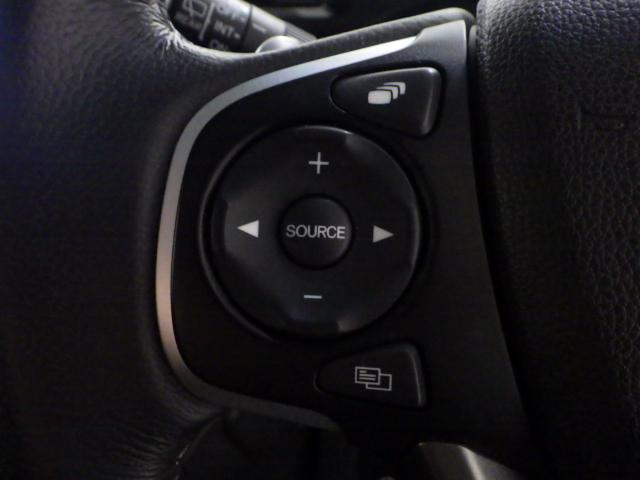 ステップワゴンスパーダ スパーダホンダセンシング 禁煙車 盗難防止 助手席エアバッグ ワンオーナ- Wパワスラ 地デジ LEDライト 横滑り防止システム オートエアコン リアカメラ USB ナビ&TV 三列シート アイドリングS ETC付 スマ鍵(6枚目)