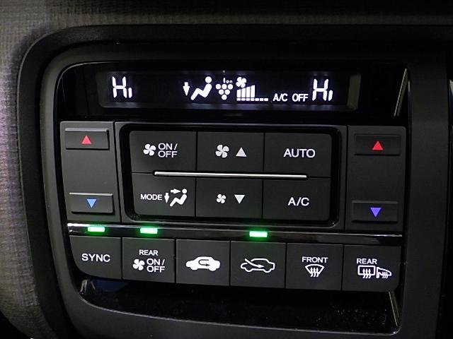 ステップワゴンスパーダ スパーダホンダセンシング 禁煙車 盗難防止 助手席エアバッグ ワンオーナ- Wパワスラ 地デジ LEDライト 横滑り防止システム オートエアコン リアカメラ USB ナビ&TV 三列シート アイドリングS ETC付 スマ鍵(10枚目)