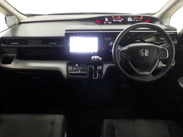 ステップワゴンスパーダ スパーダホンダセンシング 禁煙車 盗難防止 助手席エアバッグ ワンオーナ- Wパワスラ 地デジ LEDライト 横滑り防止システム オートエアコン リアカメラ USB ナビ&TV 三列シート アイドリングS ETC付 スマ鍵(13枚目)