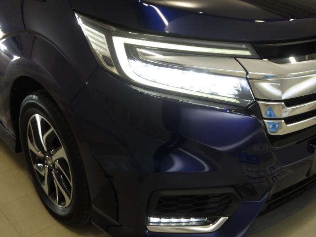 ステップワゴンスパーダ スパーダホンダセンシング 禁煙車 盗難防止 助手席エアバッグ ワンオーナ- Wパワスラ 地デジ LEDライト 横滑り防止システム オートエアコン リアカメラ USB ナビ&TV 三列シート アイドリングS ETC付 スマ鍵(17枚目)