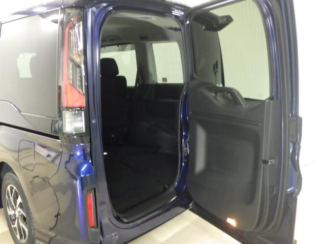 ステップワゴンスパーダ スパーダホンダセンシング 禁煙車 盗難防止 助手席エアバッグ ワンオーナ- Wパワスラ 地デジ LEDライト 横滑り防止システム オートエアコン リアカメラ USB ナビ&TV 三列シート アイドリングS ETC付 スマ鍵(23枚目)