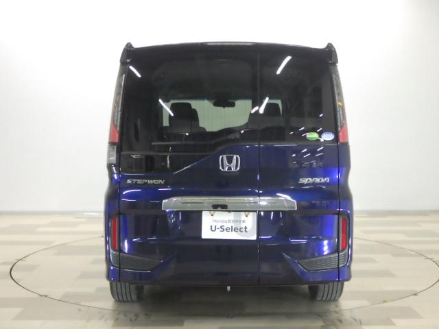 ステップワゴンスパーダ スパーダホンダセンシング 禁煙車 盗難防止 助手席エアバッグ ワンオーナ- Wパワスラ 地デジ LEDライト 横滑り防止システム オートエアコン リアカメラ USB ナビ&TV 三列シート アイドリングS ETC付 スマ鍵(26枚目)