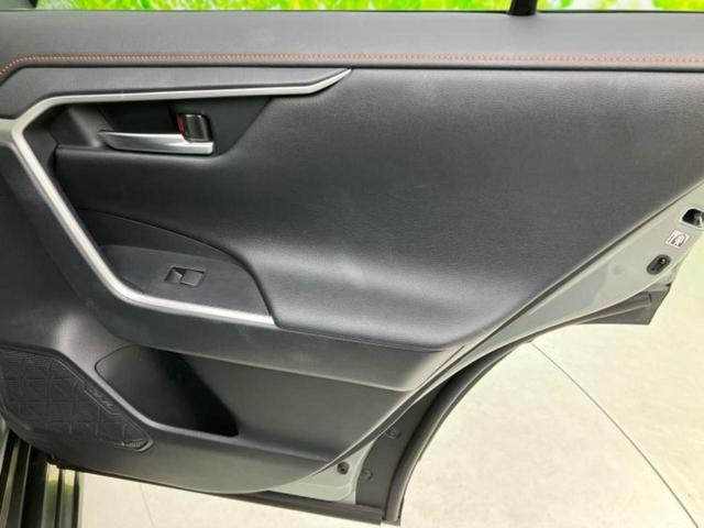 ＲＡＶ４ ４ＷＤアドベンチャー　保証書／純正　９インチ　ＳＤナビ／衝突安全装置／車線逸脱防止支援システム／シート　フルレザー／ヘッドランプ　ＬＥＤ／Ｂｌｕｅｔｏｏｔｈ接続／ＨＤＭＩ接続／ＥＴＣ／ＥＢＤ付ＡＢＳ／横滑り防止装置　４ＷＤ（7枚目）