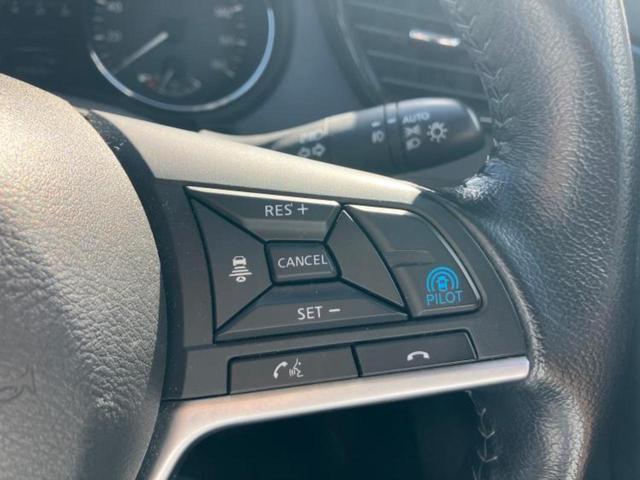 エクストレイル ４ＷＤ２０Ｘｉ　Ｖセレクション　新品タイヤ／保証書／社外　ＳＤナビ／インテリジェントルームミラー／衝突安全装置／シートヒーター　前席／全方位モニター／車線逸脱防止支援システム／シート　合皮／プロパイロット／電動バックドア　電動シート（14枚目）