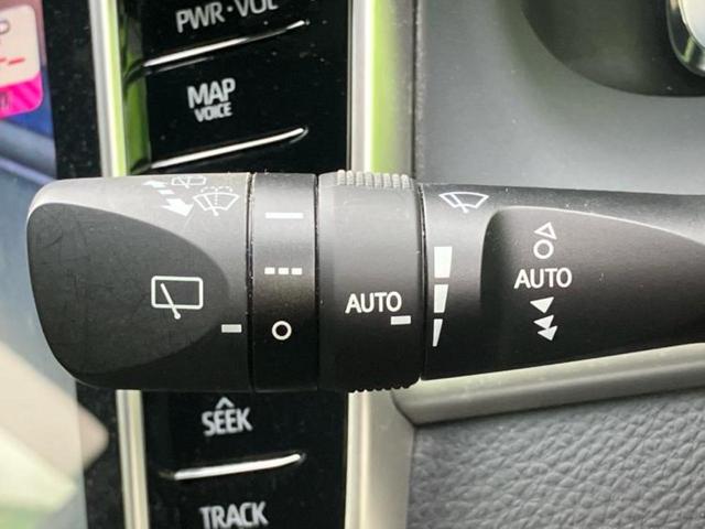 ハリアー 4WDプログレスメタルレザーPスタイルブルーイッシュ 新品タイヤ/JBL/保証書/純正 9インチ SDナビ/衝突安全装置/シートヒーター/車線逸脱防止支援システム/シート 合皮/パーキングアシスト バックガイド/電動バックドア 衝突被害軽減システム(18枚目)