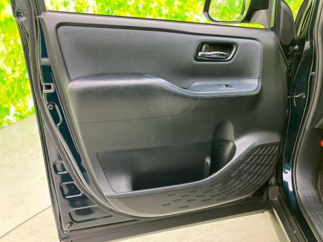 ヴォクシー ４ＷＤ　ＺＳキラメキ　保証書／社外　９インチ　ＳＤナビ／フリップダウンモニター　社外　１０．１インチ／両側電動スライドドア／ヘッドランプ　ＨＩＤ／ＥＴＣ／ＥＢＤ付ＡＢＳ／横滑り防止装置／アイドリングストップ　後席モニター（8枚目）