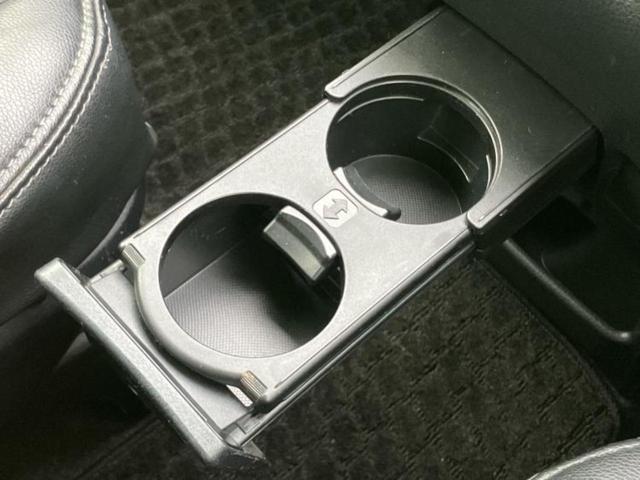 ヴォクシー ４ＷＤ　ＺＳキラメキ　保証書／社外　９インチ　ＳＤナビ／フリップダウンモニター　社外　１０．１インチ／両側電動スライドドア／ヘッドランプ　ＨＩＤ／ＥＴＣ／ＥＢＤ付ＡＢＳ／横滑り防止装置／アイドリングストップ　後席モニター（17枚目）