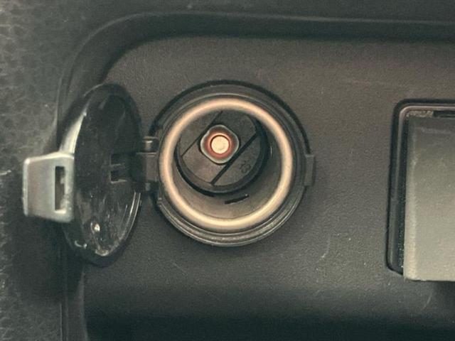 ヴォクシー ４ＷＤ　ＺＳキラメキ　保証書／社外　９インチ　ＳＤナビ／フリップダウンモニター　社外　１０．１インチ／両側電動スライドドア／ヘッドランプ　ＨＩＤ／ＥＴＣ／ＥＢＤ付ＡＢＳ／横滑り防止装置／アイドリングストップ　後席モニター（18枚目）