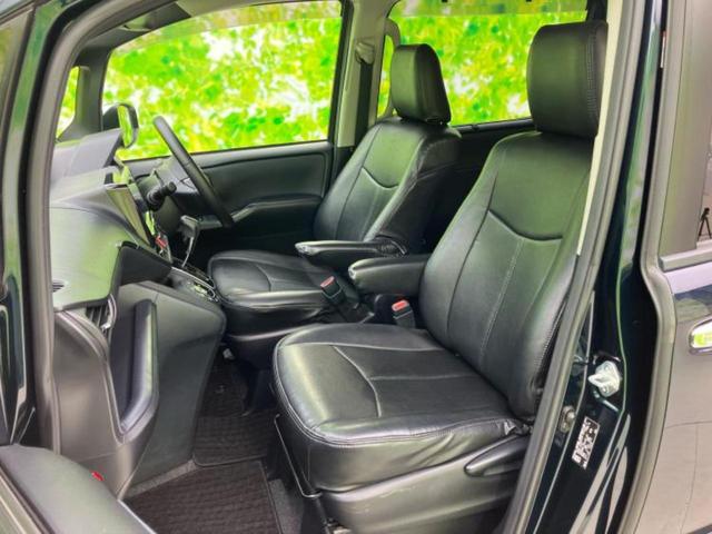 ヴォクシー ４ＷＤ　ＺＳキラメキ　保証書／社外　９インチ　ＳＤナビ／フリップダウンモニター　社外　１０．１インチ／両側電動スライドドア／ヘッドランプ　ＨＩＤ／ＥＴＣ／ＥＢＤ付ＡＢＳ／横滑り防止装置／アイドリングストップ　後席モニター（19枚目）