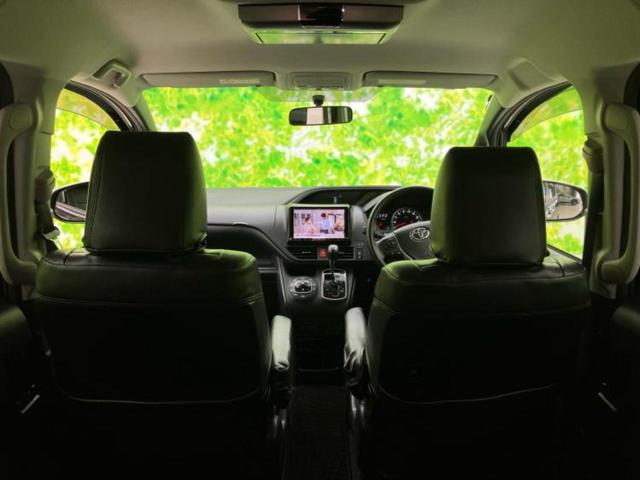 ヴォクシー ４ＷＤ　ＺＳキラメキ　保証書／社外　９インチ　ＳＤナビ／フリップダウンモニター　社外　１０．１インチ／両側電動スライドドア／ヘッドランプ　ＨＩＤ／ＥＴＣ／ＥＢＤ付ＡＢＳ／横滑り防止装置／アイドリングストップ　後席モニター（24枚目）