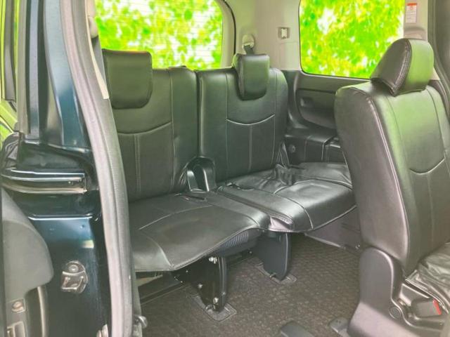 ヴォクシー ４ＷＤ　ＺＳキラメキ　保証書／社外　９インチ　ＳＤナビ／フリップダウンモニター　社外　１０．１インチ／両側電動スライドドア／ヘッドランプ　ＨＩＤ／ＥＴＣ／ＥＢＤ付ＡＢＳ／横滑り防止装置／アイドリングストップ　後席モニター（26枚目）