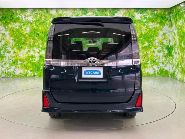 ヴォクシー ４ＷＤ　ＺＳキラメキ　保証書／社外　９インチ　ＳＤナビ／フリップダウンモニター　社外　１０．１インチ／両側電動スライドドア／ヘッドランプ　ＨＩＤ／ＥＴＣ／ＥＢＤ付ＡＢＳ／横滑り防止装置／アイドリングストップ　後席モニター（50枚目）