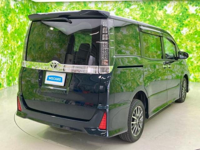 ヴォクシー ４ＷＤ　ＺＳキラメキ　保証書／社外　９インチ　ＳＤナビ／フリップダウンモニター　社外　１０．１インチ／両側電動スライドドア／ヘッドランプ　ＨＩＤ／ＥＴＣ／ＥＢＤ付ＡＢＳ／横滑り防止装置／アイドリングストップ　後席モニター（51枚目）