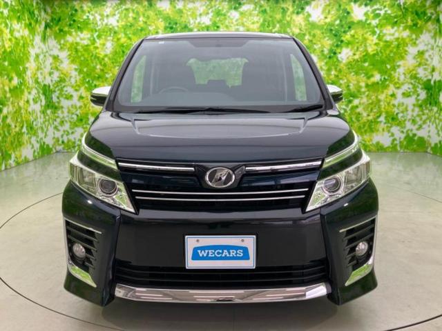 ヴォクシー ４ＷＤ　ＺＳキラメキ　保証書／社外　９インチ　ＳＤナビ／フリップダウンモニター　社外　１０．１インチ／両側電動スライドドア／ヘッドランプ　ＨＩＤ／ＥＴＣ／ＥＢＤ付ＡＢＳ／横滑り防止装置／アイドリングストップ　後席モニター（54枚目）