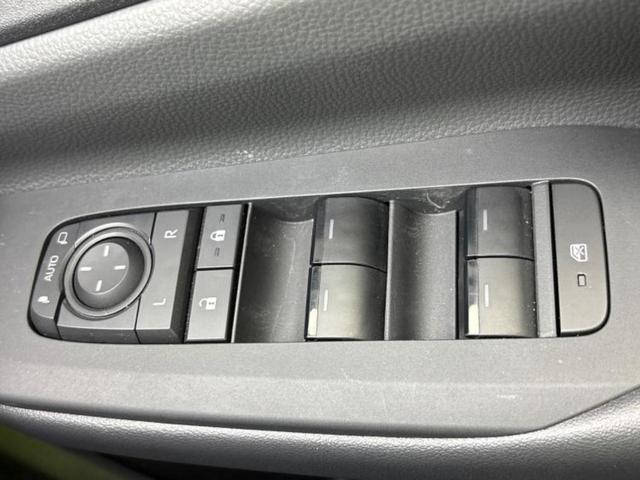 プリウス X 保証書/ディスプレイオーディオ+ナビ8インチ/衝突安全装置/車線逸脱防止支援システム/ヘッドランプ LED/ETC/EBD付ABS/横滑り防止装置/アイドリングストップ 衝突被害軽減システム 禁煙車(28枚目)