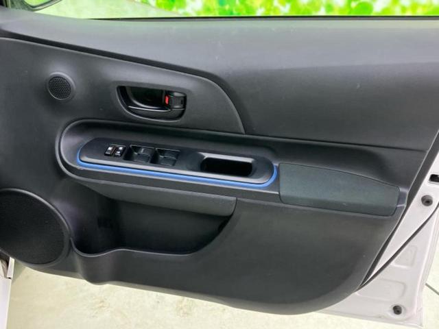 アクア Ｓ　新品タイヤ／保証書／純正　ＳＤナビ／Ｂｌｕｅｔｏｏｔｈ接続／ＥＴＣ／ＥＢＤ付ＡＢＳ／横滑り防止装置／アイドリングストップ／バックモニター／ワンセグＴＶ／エアバッグ　運転席／エアバッグ　助手席（4枚目）