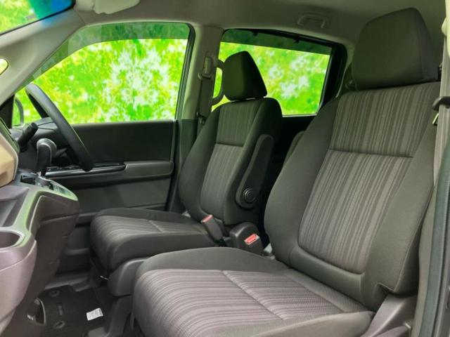 フリード Ｇ　新品タイヤ／保証書／純正　メモリーナビ／電動スライドドア／ヘッドランプ　ＨＩＤ／Ｂｌｕｅｔｏｏｔｈ接続／ＥＴＣ／ＥＢＤ付ＡＢＳ／横滑り防止装置／アイドリングストップ／バックモニター　バックカメラ（25枚目）