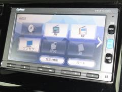 ナビゲーションはギャザズメモリーナビ（ＶＸＭ−１６４ＣＳｉ）を装着しております。ＡＭ、ＦＭ、ＣＤ、Ｂｌｕｅｔｏｏｔｈ、ワンセグＴＶがご使用いただけます。初めて訪れた場所でも安心ですね！ 6