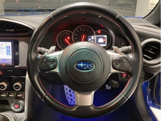 ＢＲＺ ＧＴ　６ＡＴ　ブレンボブレーキ　トランクスポイラー　ナビ　１年間走行距離無制限保証　ケンウッド７インチナビ　ＥＴＣ２．０　バックカメラ　１オーナー　リヤフォグランプ　フットランプ　ＬＥＤアクセサリーライナー　シートヒーター　プッシュスタート　スマートキー（20枚目）