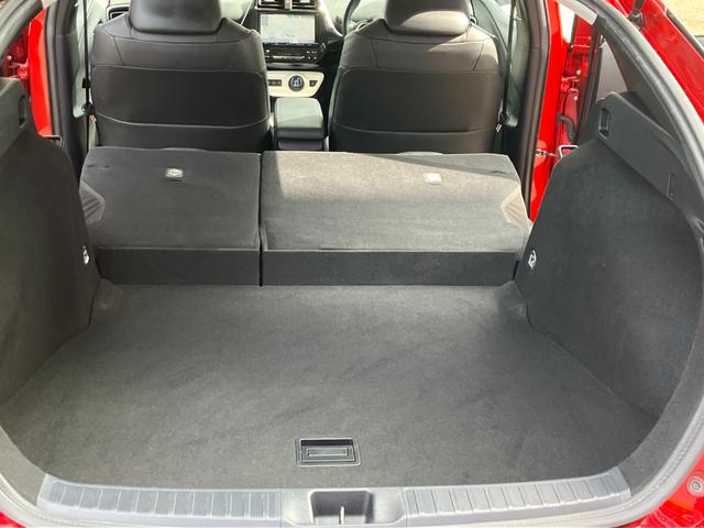 プリウス Ａプレミアム　ツーリングセレクション　ドライブレコーダー　ＥＴＣ　クリアランスソナー　レーンアシスト　オートクルーズコントロール　パークアシスト　衝突被害軽減システム　バックカメラ　ナビ　ＴＶ　アルミホイール　オートマチックハイビーム（17枚目）