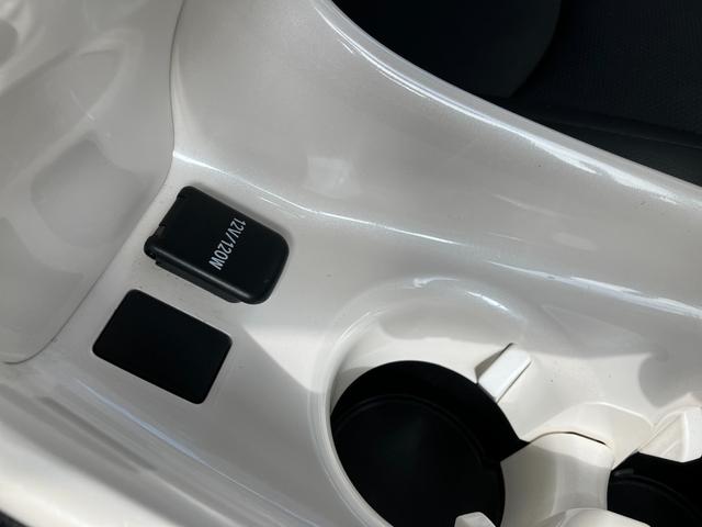 プリウス Ａプレミアム　ツーリングセレクション　ドライブレコーダー　ＥＴＣ　クリアランスソナー　レーンアシスト　オートクルーズコントロール　パークアシスト　衝突被害軽減システム　バックカメラ　ナビ　ＴＶ　アルミホイール　オートマチックハイビーム（24枚目）