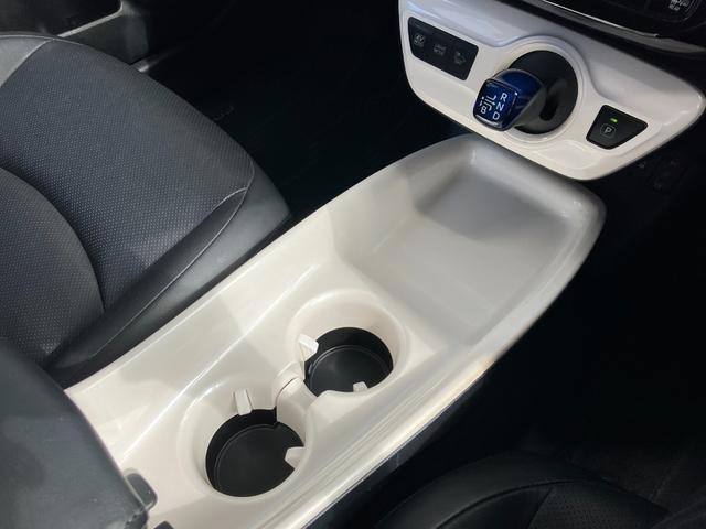 プリウス Ａプレミアム　ツーリングセレクション　ドライブレコーダー　ＥＴＣ　クリアランスソナー　レーンアシスト　オートクルーズコントロール　パークアシスト　衝突被害軽減システム　バックカメラ　ナビ　ＴＶ　アルミホイール　オートマチックハイビーム（29枚目）