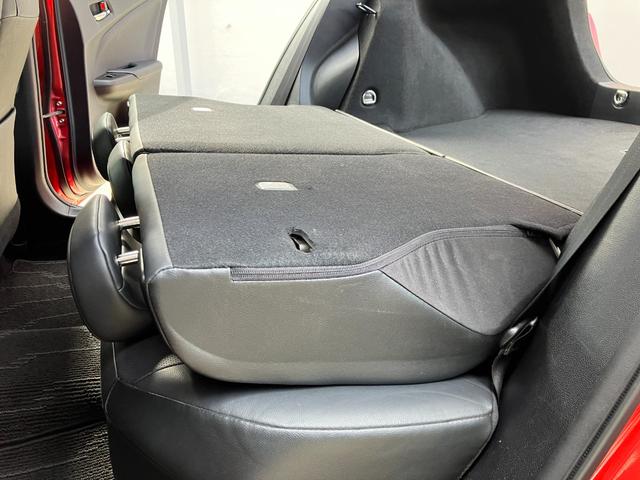 プリウス Ａプレミアム　ツーリングセレクション　ドライブレコーダー　ＥＴＣ　クリアランスソナー　レーンアシスト　オートクルーズコントロール　パークアシスト　衝突被害軽減システム　バックカメラ　ナビ　ＴＶ　アルミホイール　オートマチックハイビーム（35枚目）