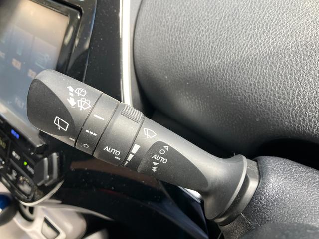 プリウス Ａプレミアム　ツーリングセレクション　ドライブレコーダー　ＥＴＣ　クリアランスソナー　レーンアシスト　オートクルーズコントロール　パークアシスト　衝突被害軽減システム　バックカメラ　ナビ　ＴＶ　アルミホイール　オートマチックハイビーム（38枚目）