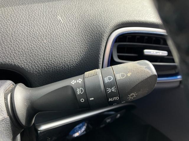 プリウス Ａプレミアム　ツーリングセレクション　ドライブレコーダー　ＥＴＣ　クリアランスソナー　レーンアシスト　オートクルーズコントロール　パークアシスト　衝突被害軽減システム　バックカメラ　ナビ　ＴＶ　アルミホイール　オートマチックハイビーム（39枚目）