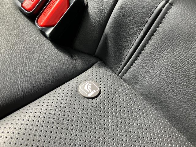 プリウス Ａプレミアム　ツーリングセレクション　ドライブレコーダー　ＥＴＣ　クリアランスソナー　レーンアシスト　オートクルーズコントロール　パークアシスト　衝突被害軽減システム　バックカメラ　ナビ　ＴＶ　アルミホイール　オートマチックハイビーム（45枚目）