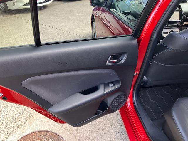 プリウス Ａプレミアム　ツーリングセレクション　ドライブレコーダー　ＥＴＣ　クリアランスソナー　レーンアシスト　オートクルーズコントロール　パークアシスト　衝突被害軽減システム　バックカメラ　ナビ　ＴＶ　アルミホイール　オートマチックハイビーム（50枚目）